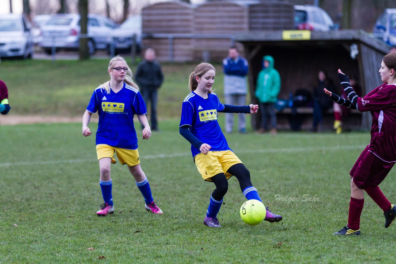 Bild 238 - B-Juniorinnen TSV Gnutz o.W. - SV Henstedt Ulzburg II : Ergebnis: ca. 5:0